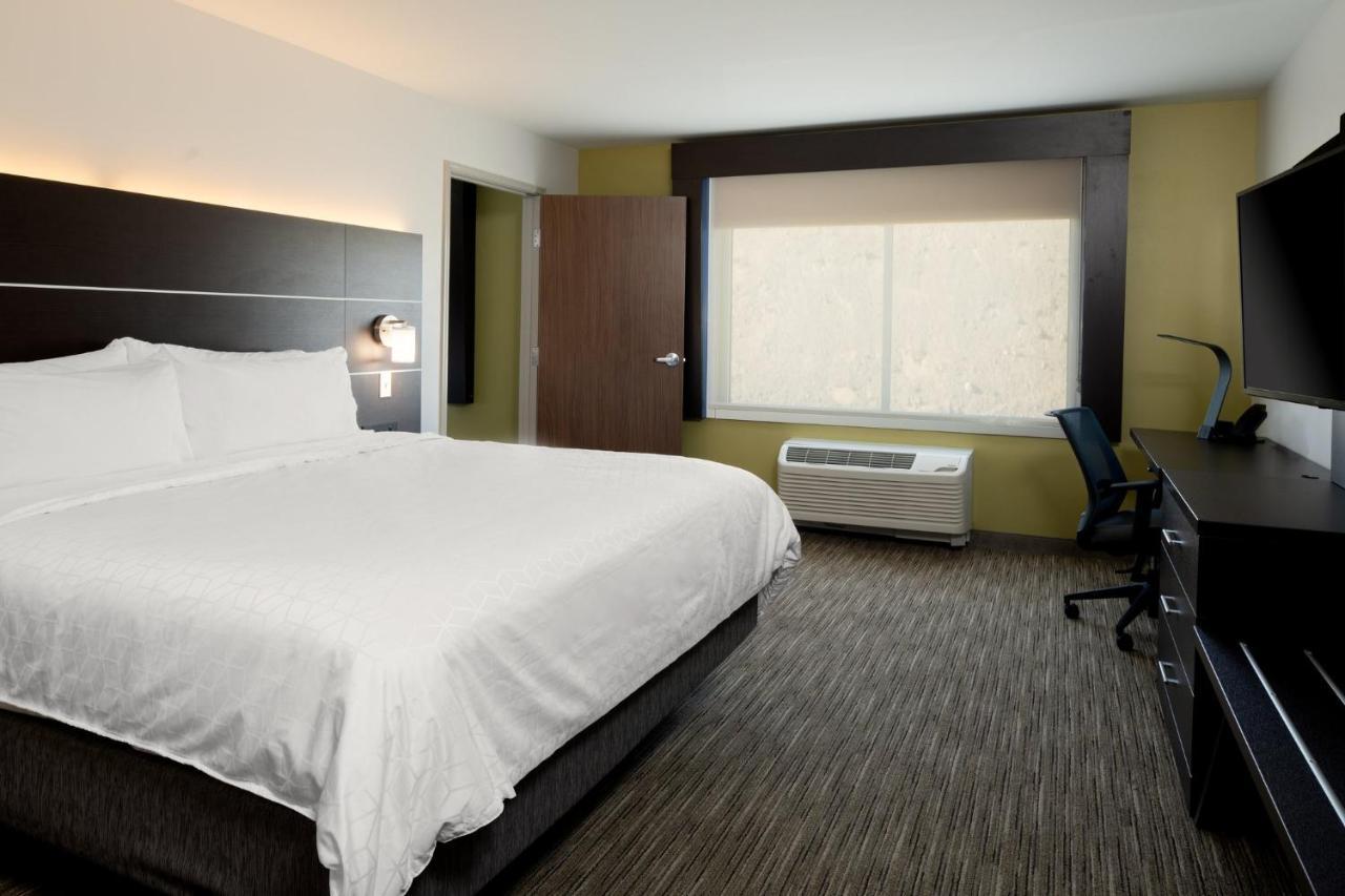 Holiday Inn Express & Suites - Bullhead City By Ihg Екстериор снимка
