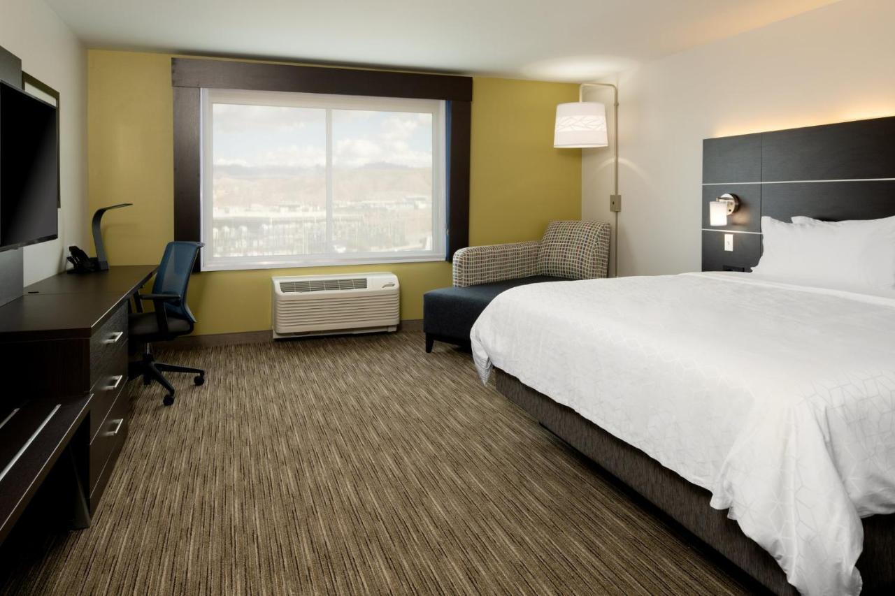 Holiday Inn Express & Suites - Bullhead City By Ihg Екстериор снимка